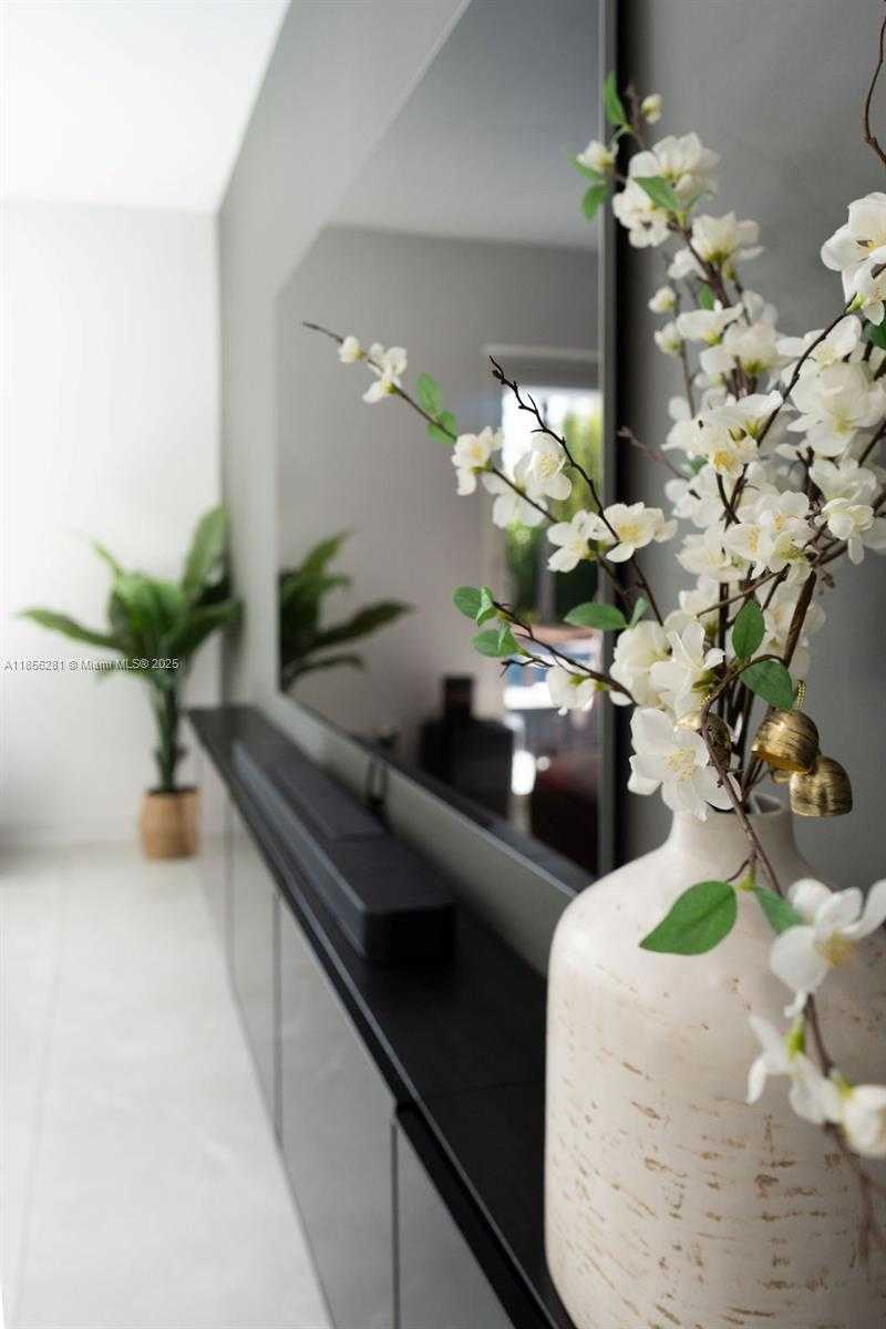 Small Image of 14941 SOUTH WEST 87TH AVE, Palmetto Bay Number 28