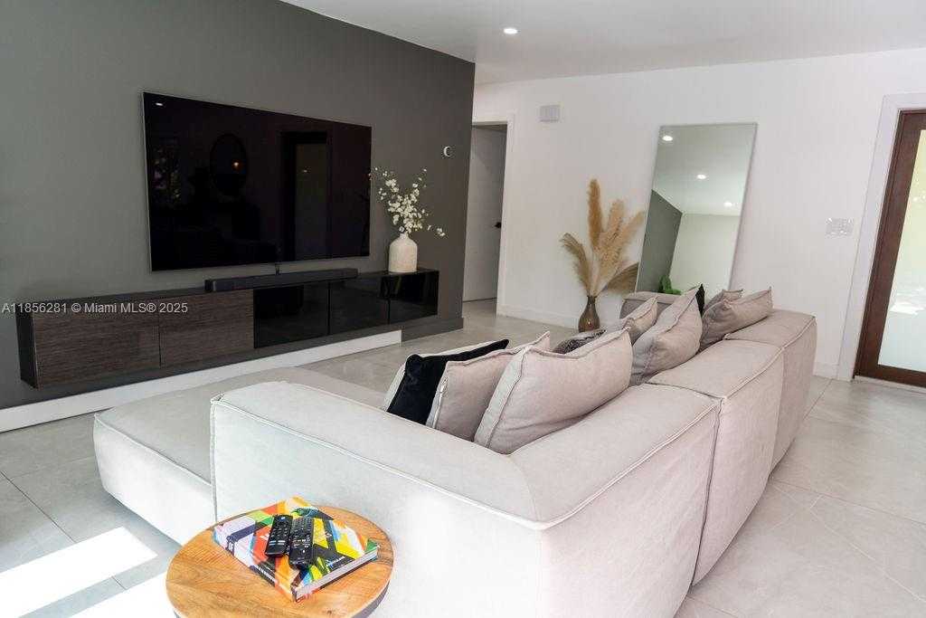 Small Image of 14941 SOUTH WEST 87TH AVE, Palmetto Bay Number 32