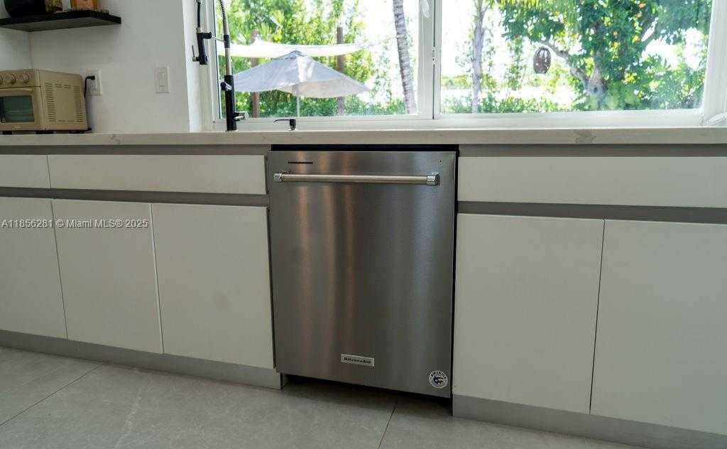 Small Image of 14941 SOUTH WEST 87TH AVE, Palmetto Bay Number 33