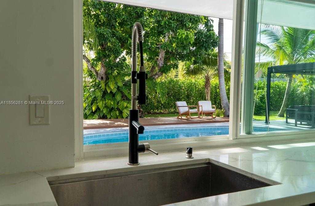 Small Image of 14941 SOUTH WEST 87TH AVE, Palmetto Bay Number 36