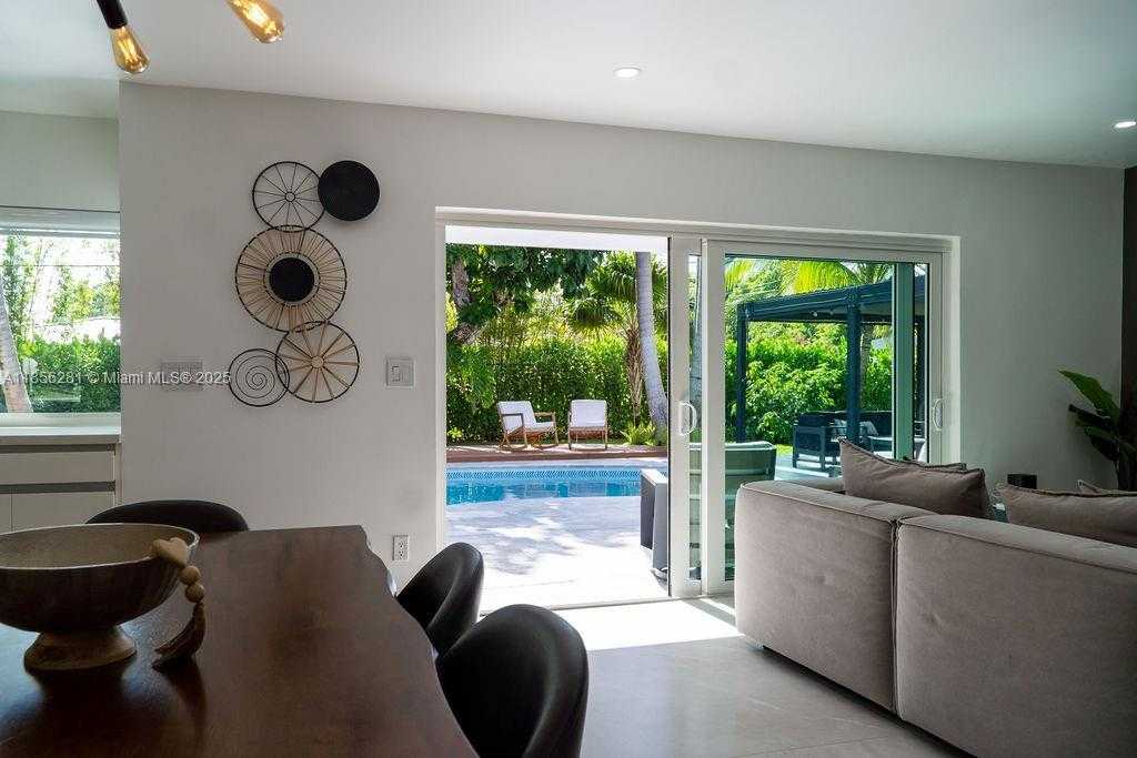 Small Image of 14941 SOUTH WEST 87TH AVE, Palmetto Bay Number 37