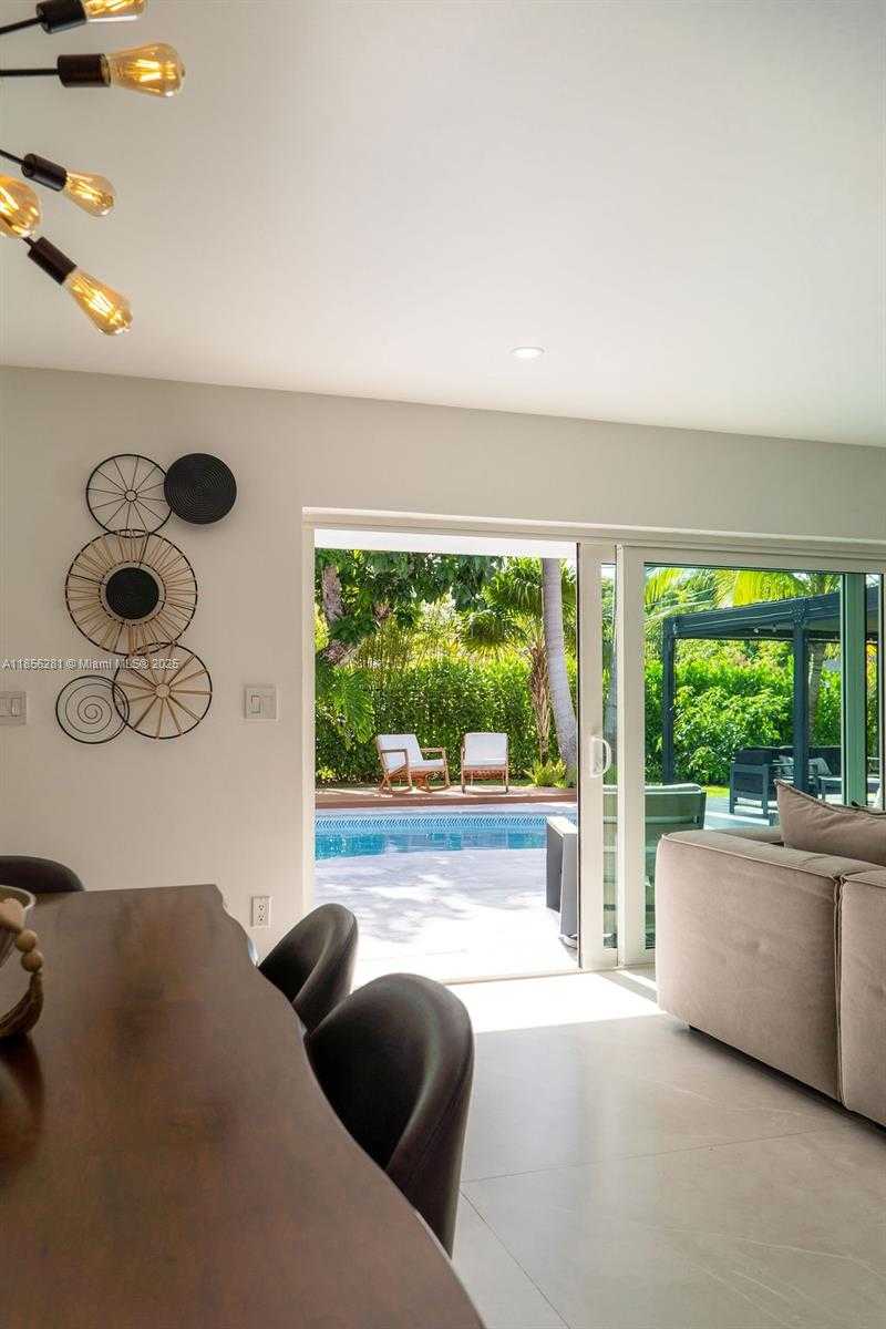 Small Image of 14941 SOUTH WEST 87TH AVE, Palmetto Bay Number 38