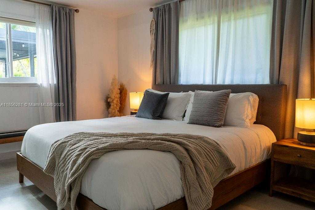 Small Image of 14941 SOUTH WEST 87TH AVE, Palmetto Bay Number 41