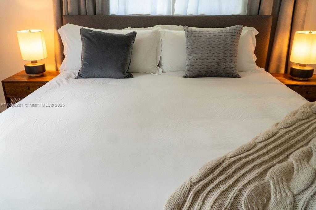 Small Image of 14941 SOUTH WEST 87TH AVE, Palmetto Bay Number 44