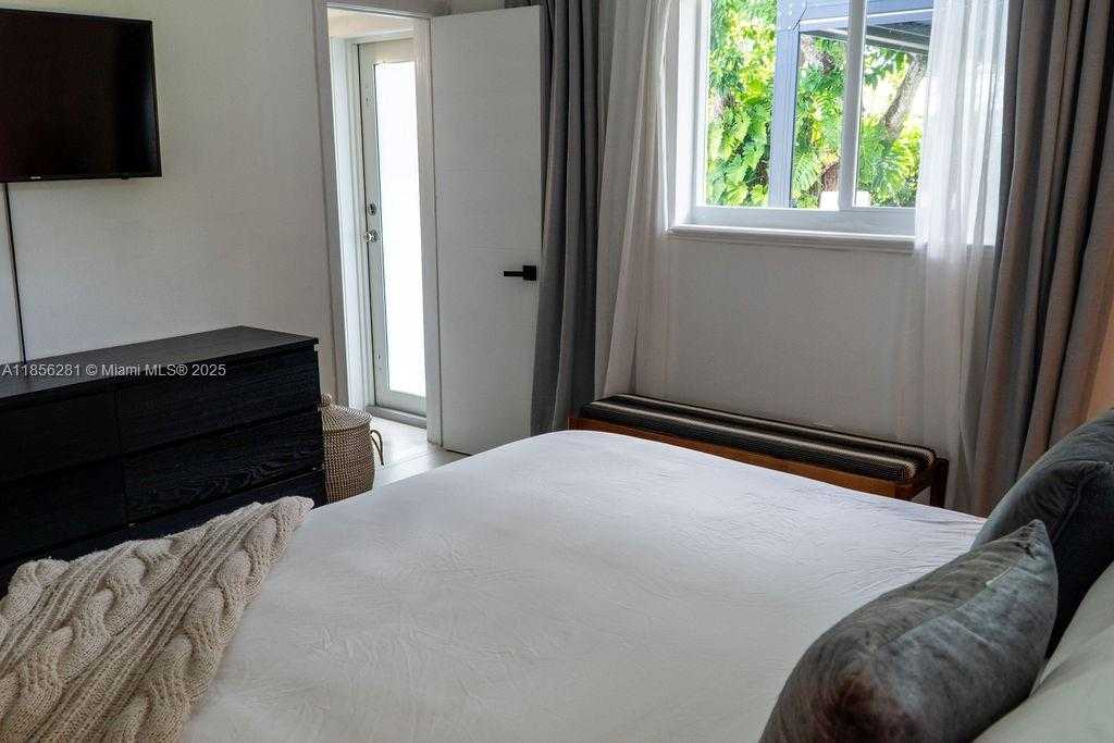 Small Image of 14941 SOUTH WEST 87TH AVE, Palmetto Bay Number 45