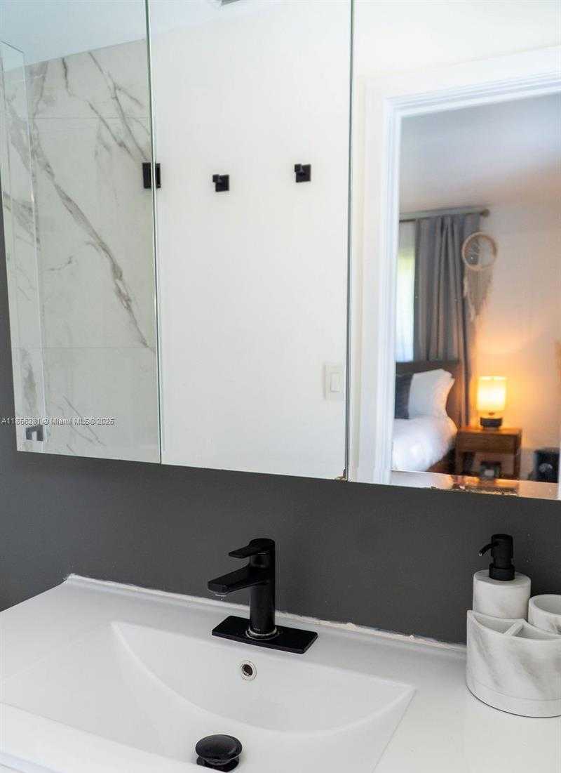 Small Image of 14941 SOUTH WEST 87TH AVE, Palmetto Bay Number 48