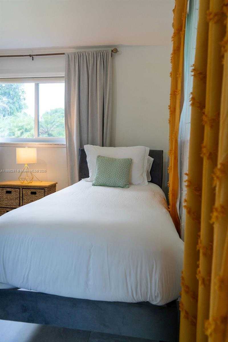 Small Image of 14941 SOUTH WEST 87TH AVE, Palmetto Bay Number 62