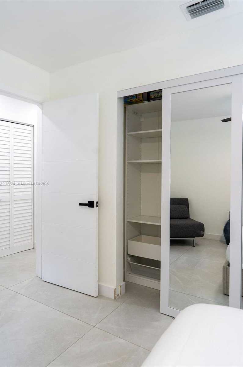 Small Image of 14941 SOUTH WEST 87TH AVE, Palmetto Bay Number 64