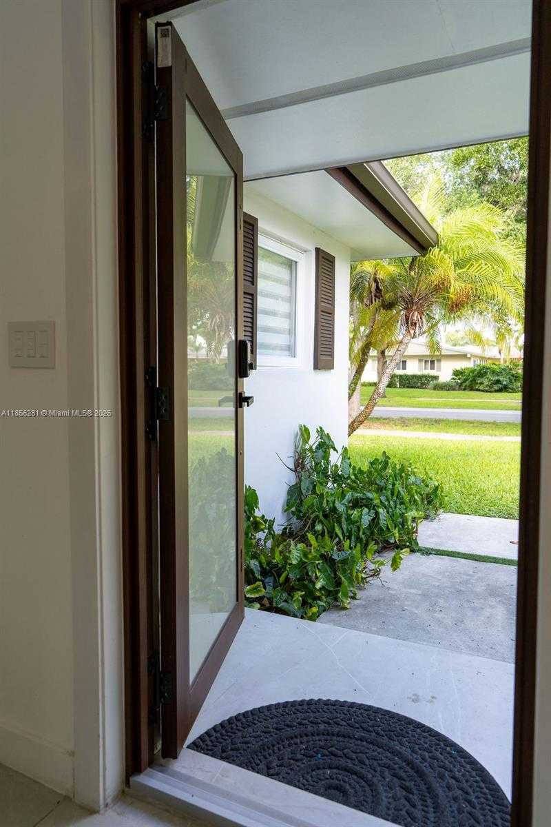 Small Image of 14941 SOUTH WEST 87TH AVE, Palmetto Bay Number 68