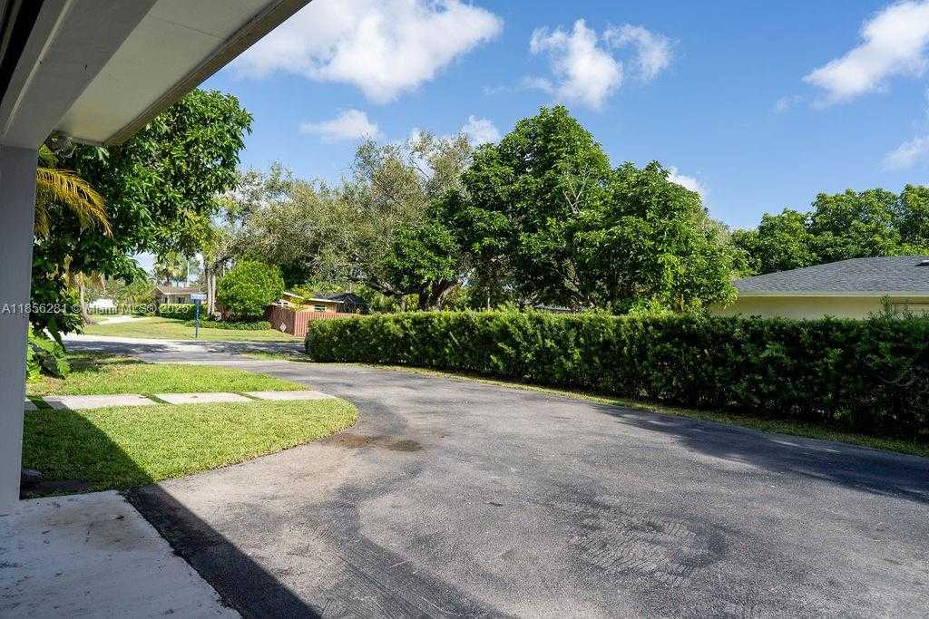 Small Image of 14941 SOUTH WEST 87TH AVE, Palmetto Bay Number 73