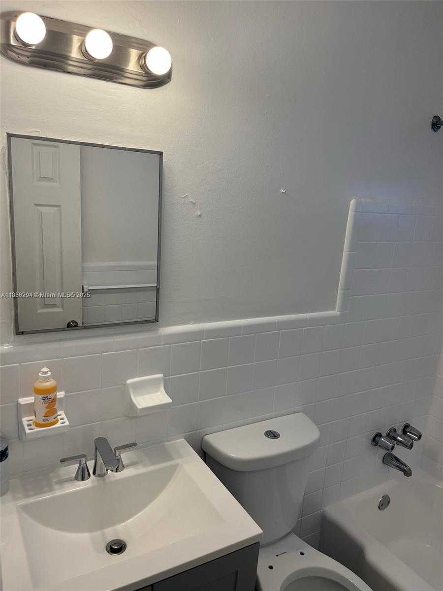 Small Image of 740 MICHIGAN AVE #9, Miami Beach Number 11