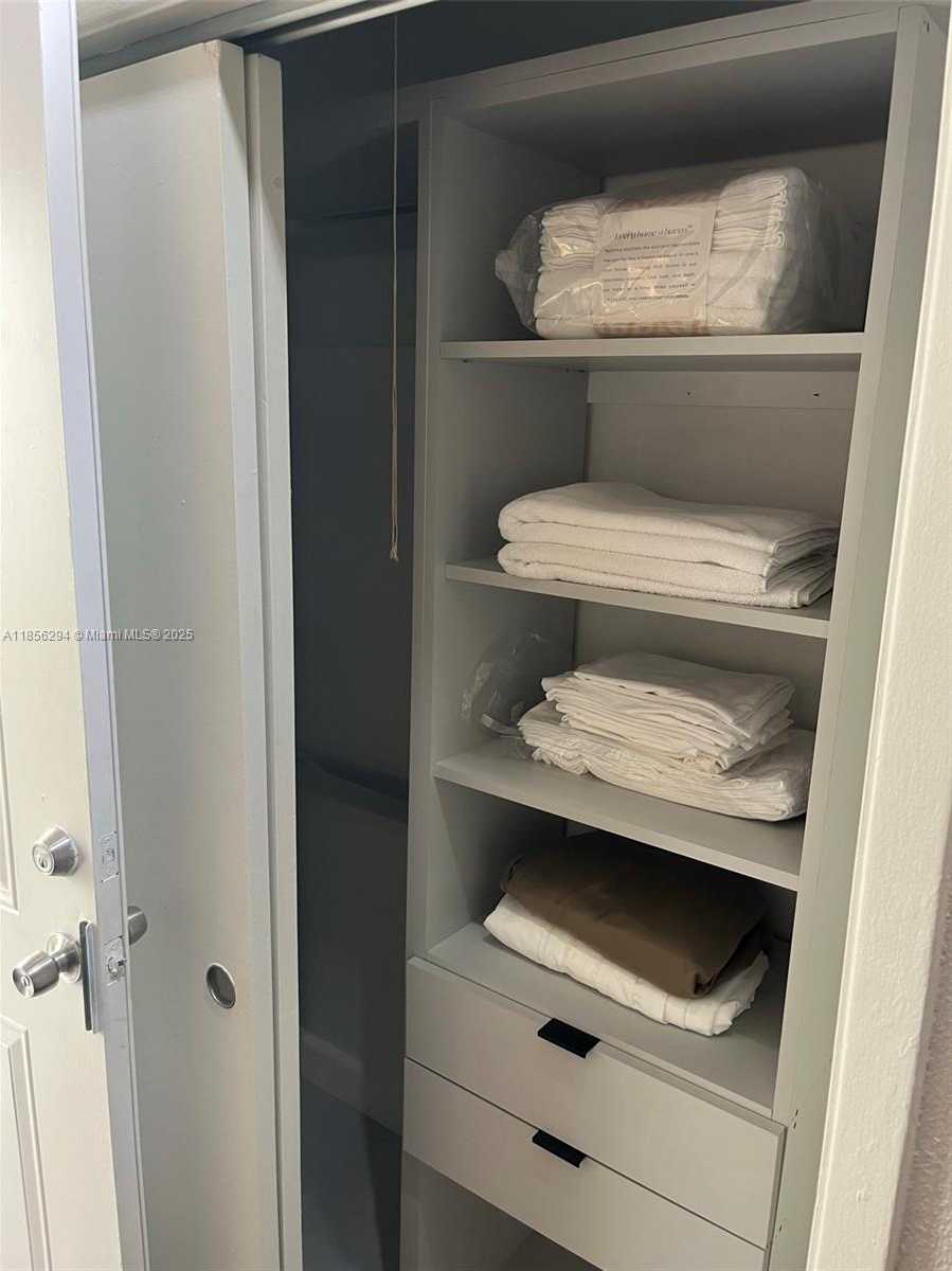 Small Image of 740 MICHIGAN AVE #9, Miami Beach Number 12
