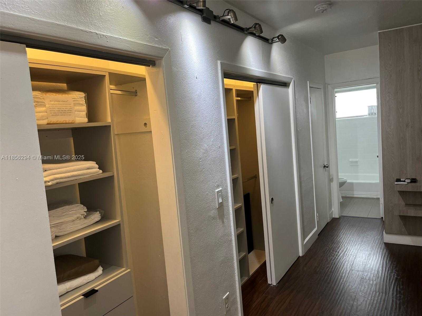 Small Image of 740 MICHIGAN AVE #9, Miami Beach Number 14