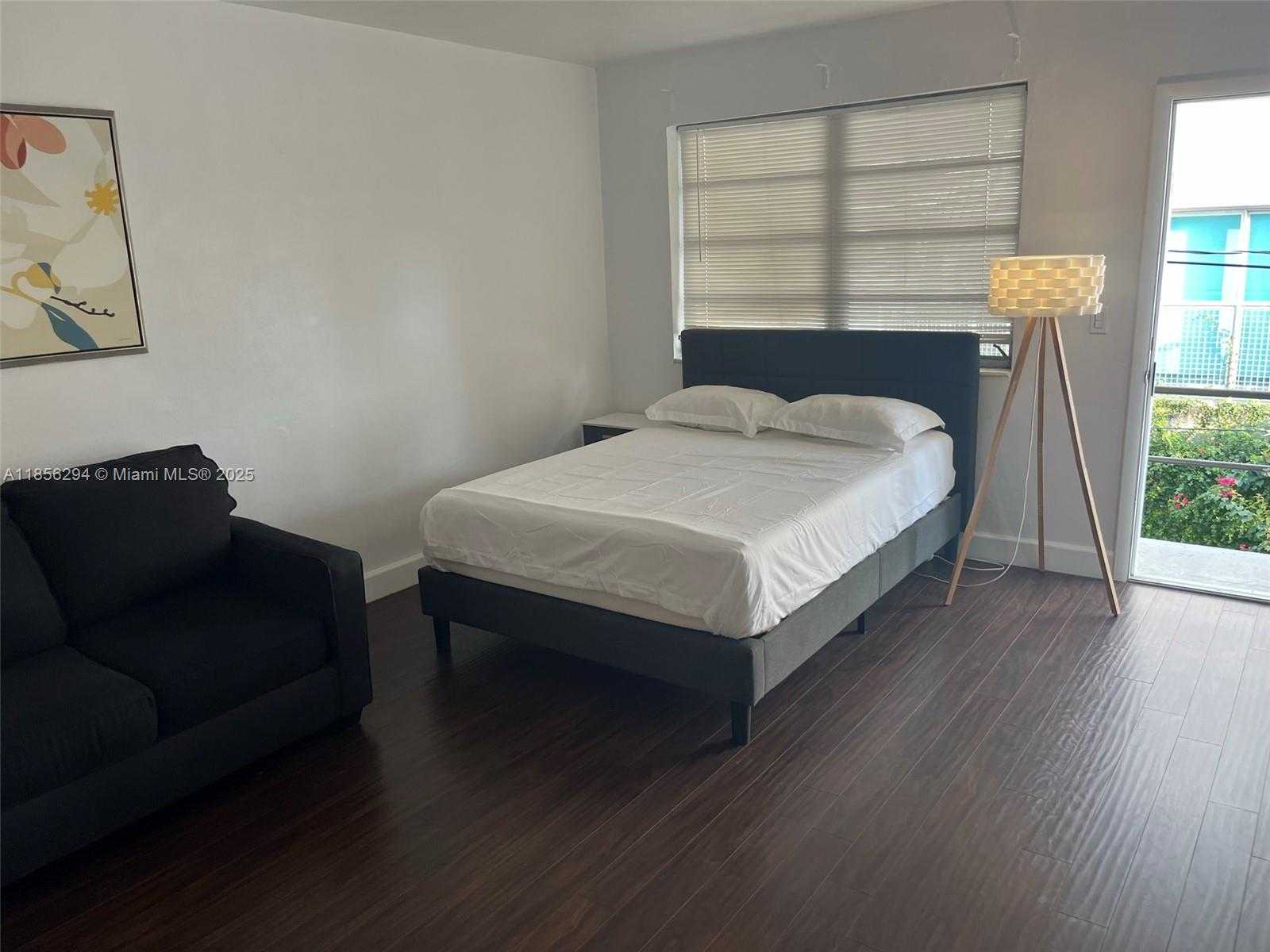 Small Image of 740 MICHIGAN AVE #9, Miami Beach Number 7
