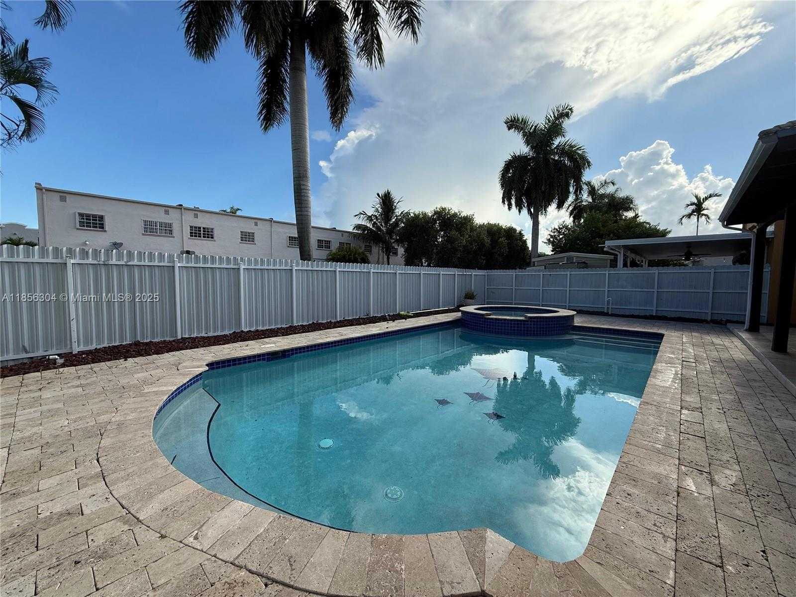 Small Image of 12405 NORTH WEST 7TH ST, Miami Number 20