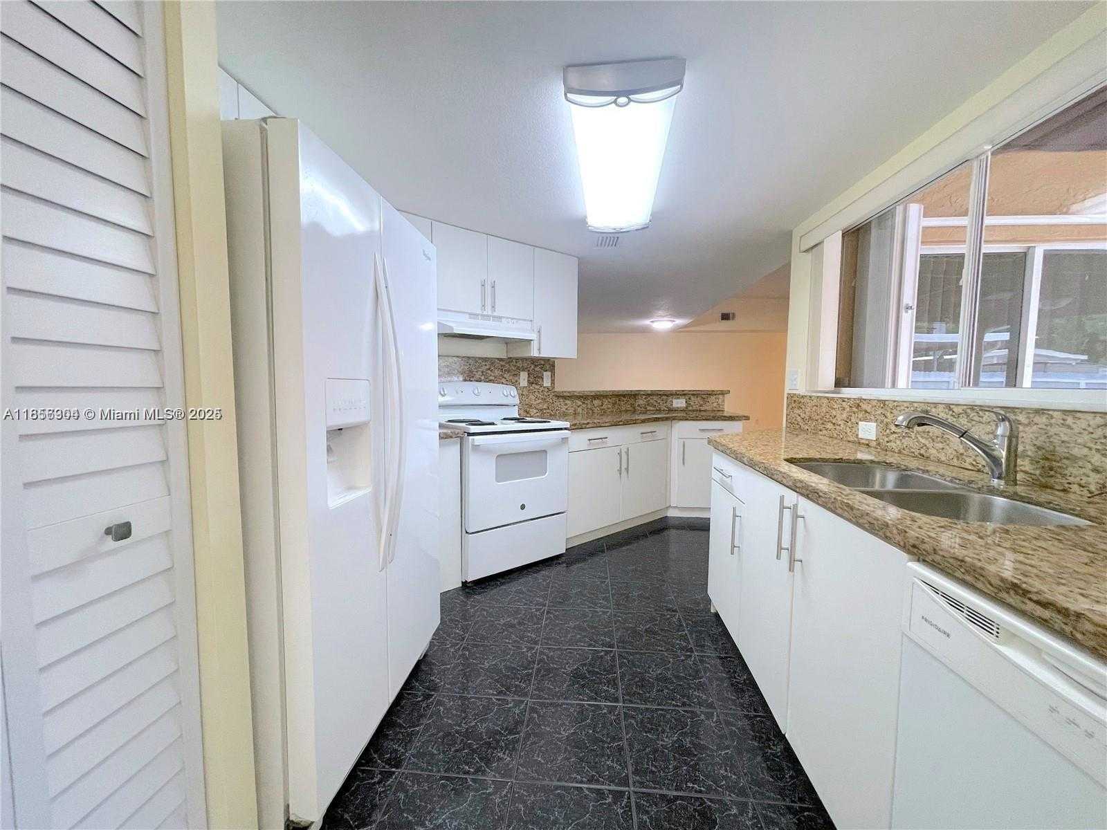 Small Image of 12405 NORTH WEST 7TH ST, Miami Number 4