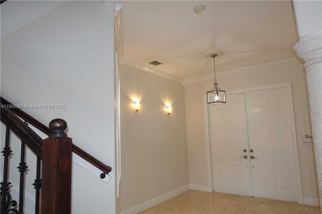 Small Image of 18125 NORTH WEST 89TH CT, Hialeah Number 11