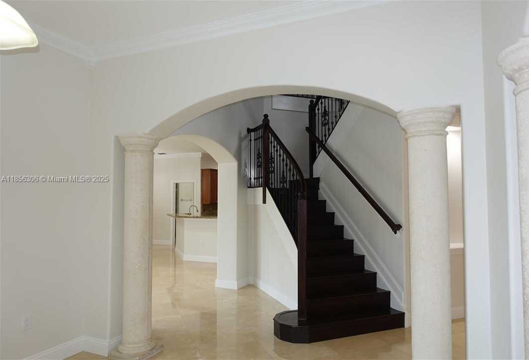 Small Image of 18125 NORTH WEST 89TH CT, Hialeah Number 12