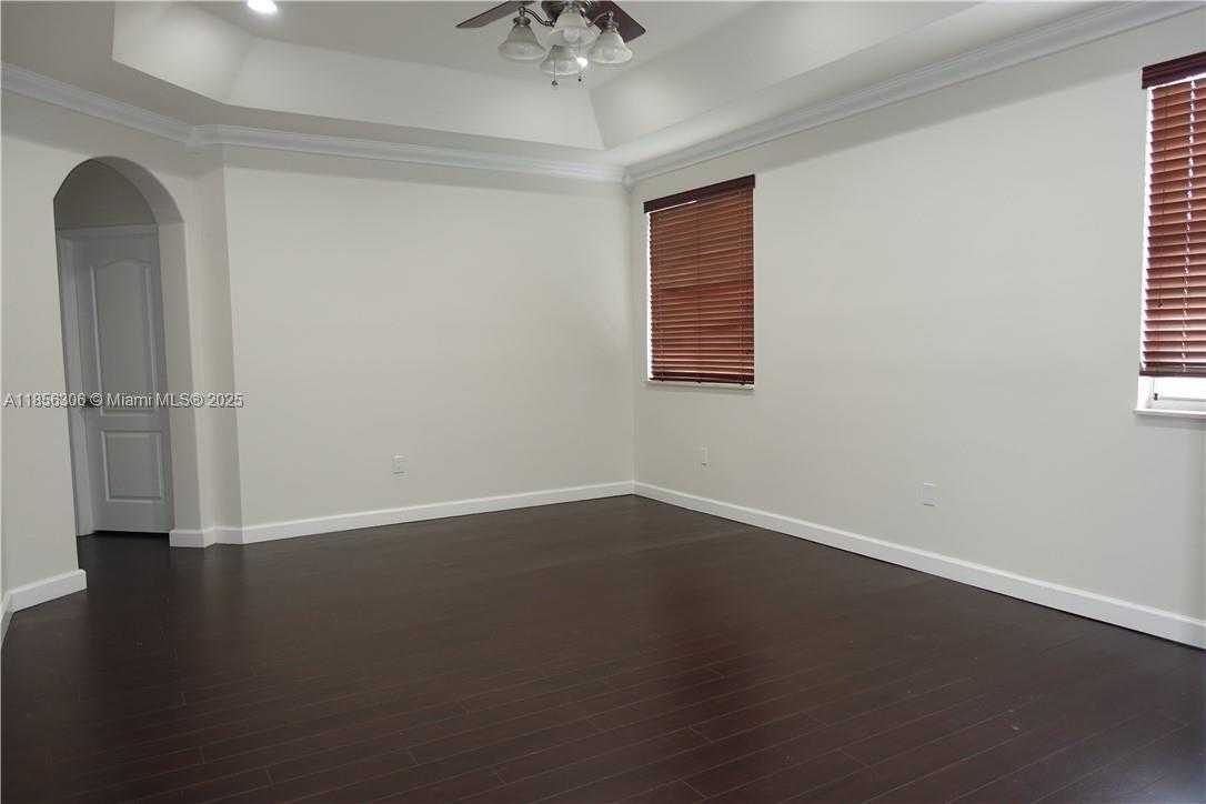 Small Image of 18125 NORTH WEST 89TH CT, Hialeah Number 14