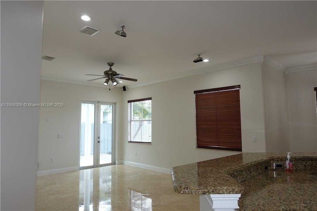 Small Image of 18125 NORTH WEST 89TH CT, Hialeah Number 6