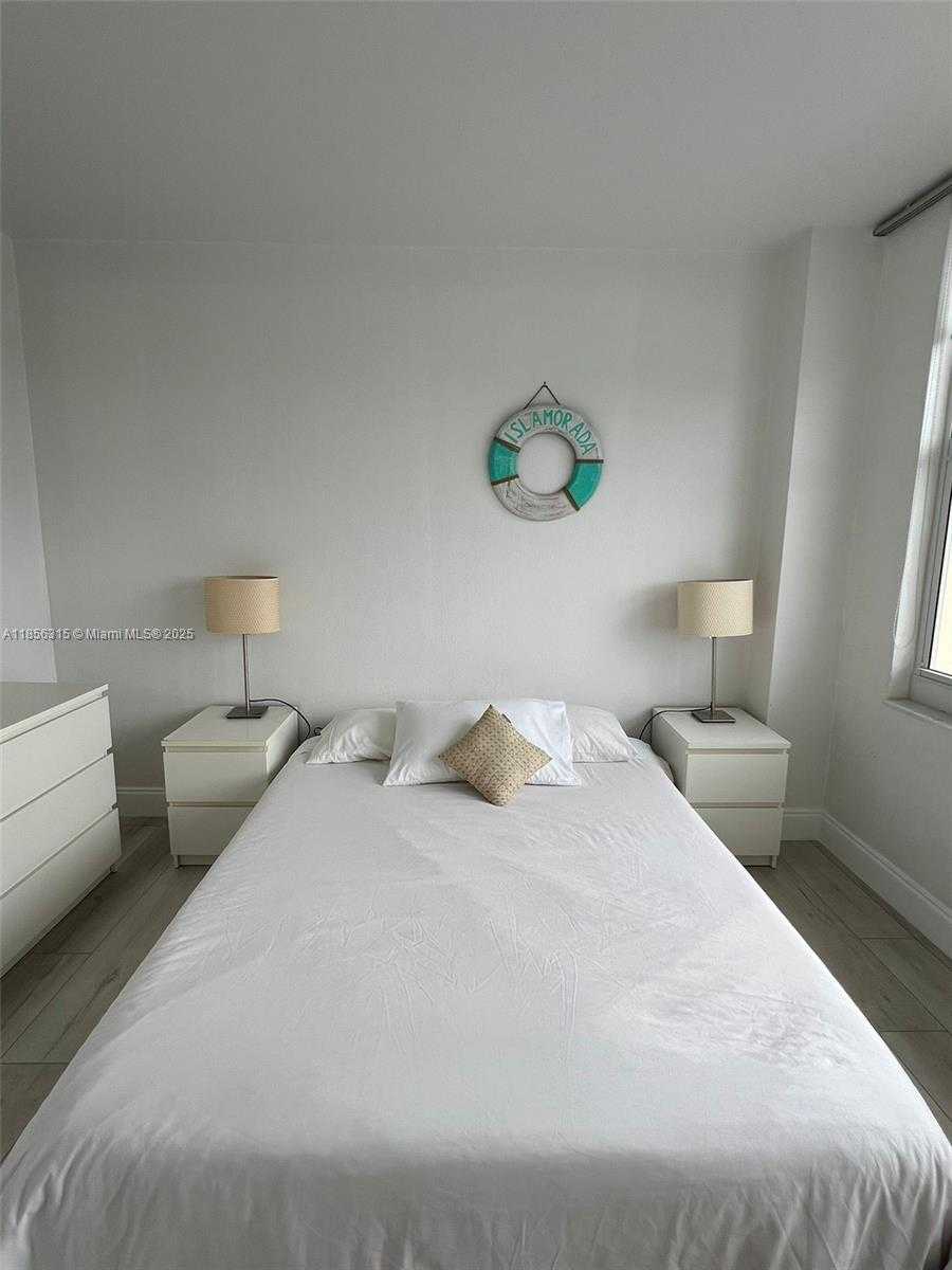 Small Image of 5600 COLLINS AVE #16M, Miami Beach Number 11