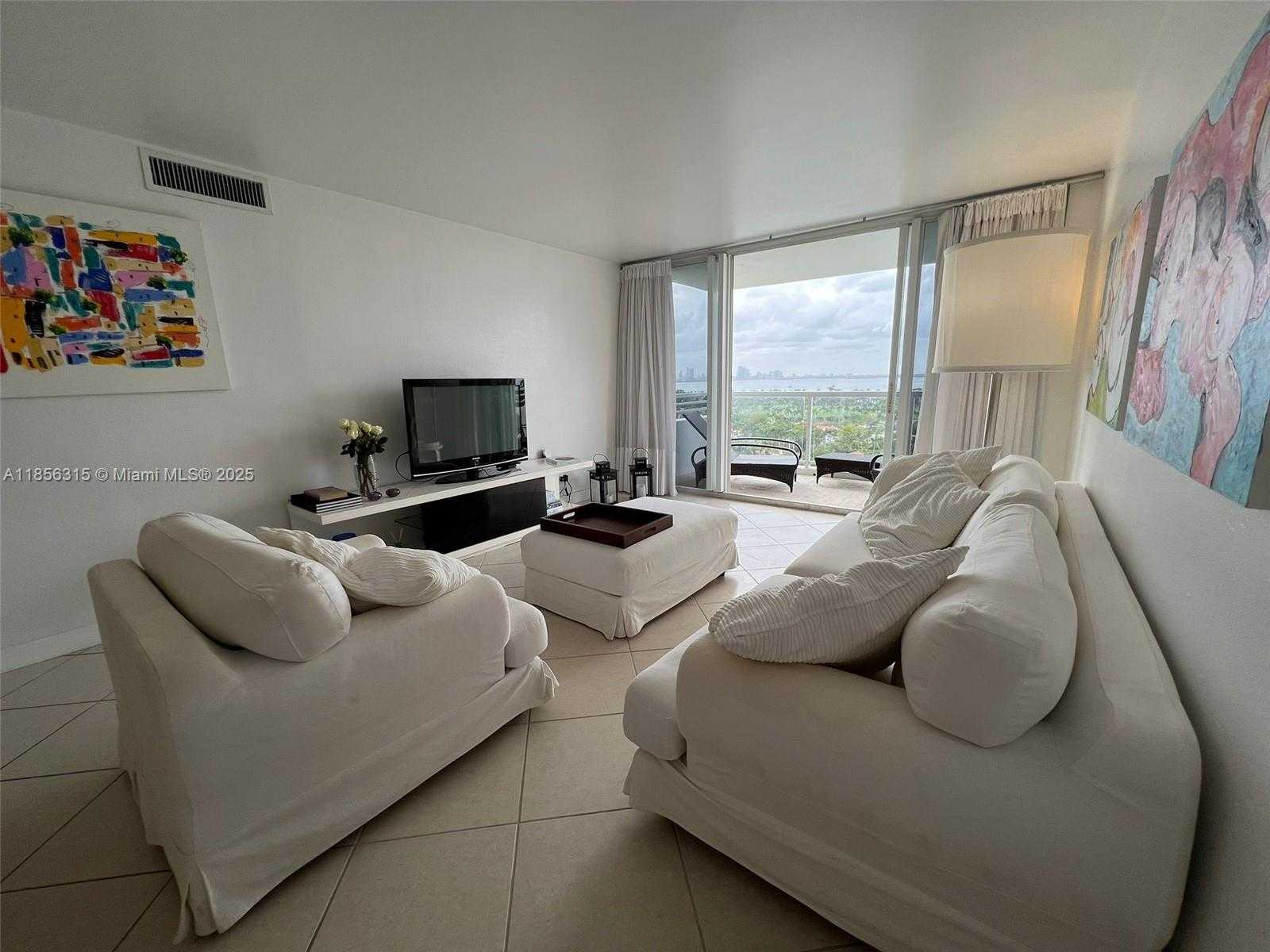 Small Image of 5600 COLLINS AVE #16M, Miami Beach Number 4