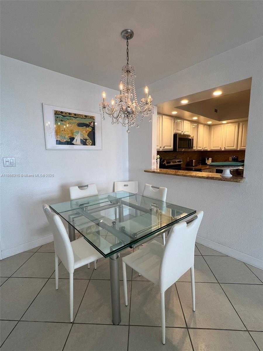 Small Image of 5600 COLLINS AVE #16M, Miami Beach Number 6