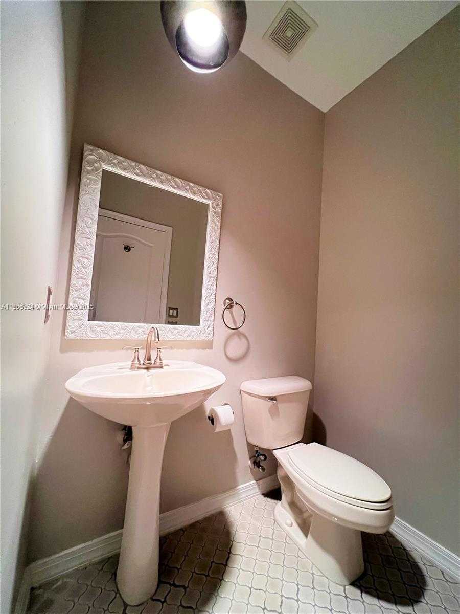 Small Image of 3970 NORTH EAST 11TH DR #3970, Homestead Number 10