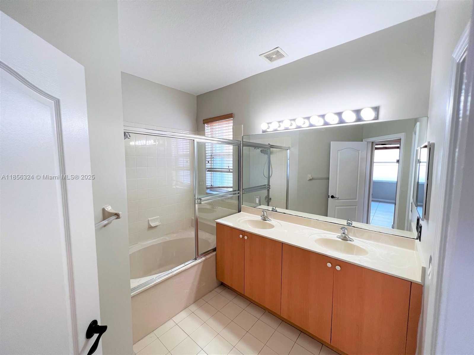 Small Image of 3970 NORTH EAST 11TH DR #3970, Homestead Number 20