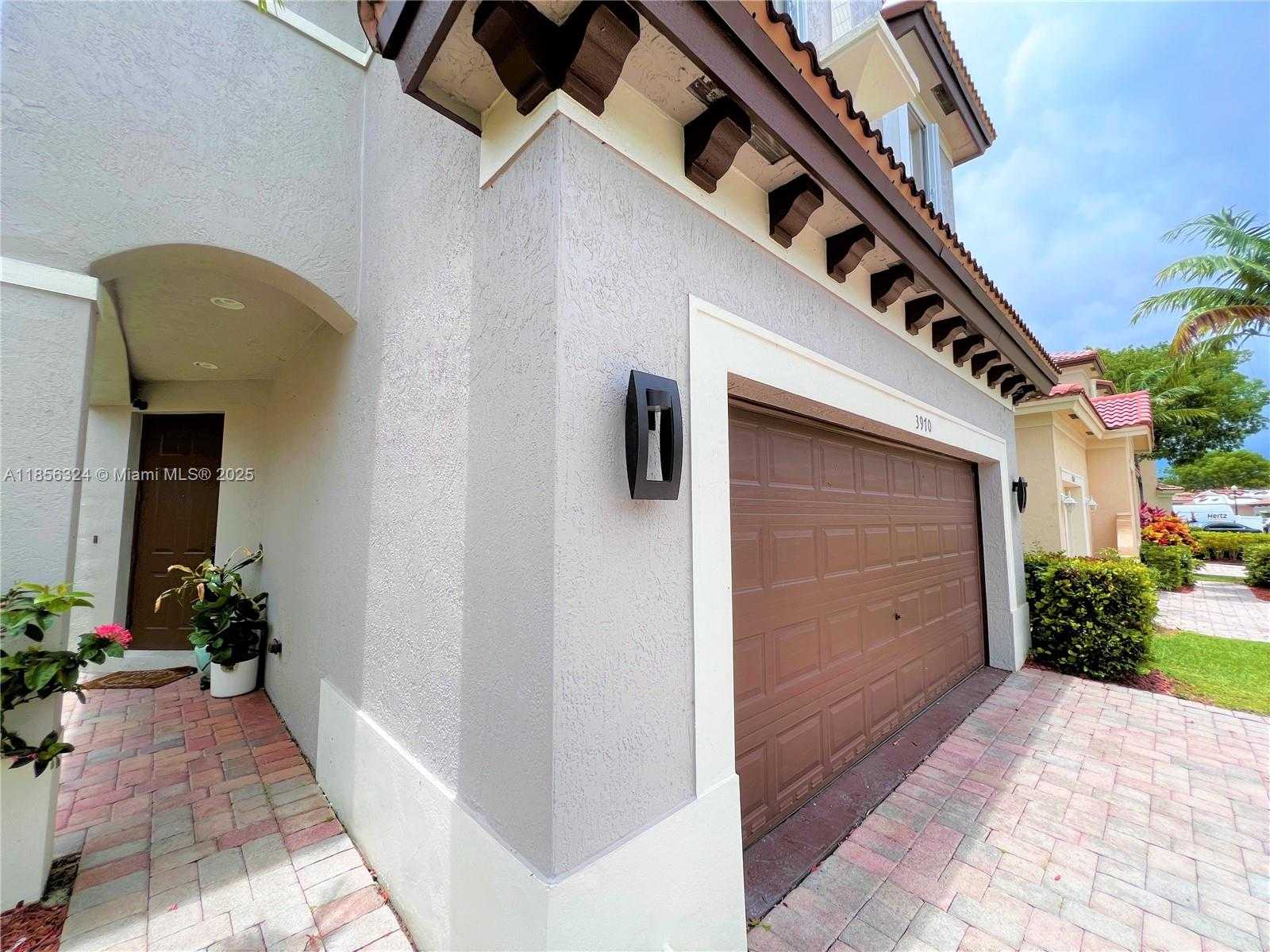 Small Image of 3970 NORTH EAST 11TH DR #3970, Homestead Number 5