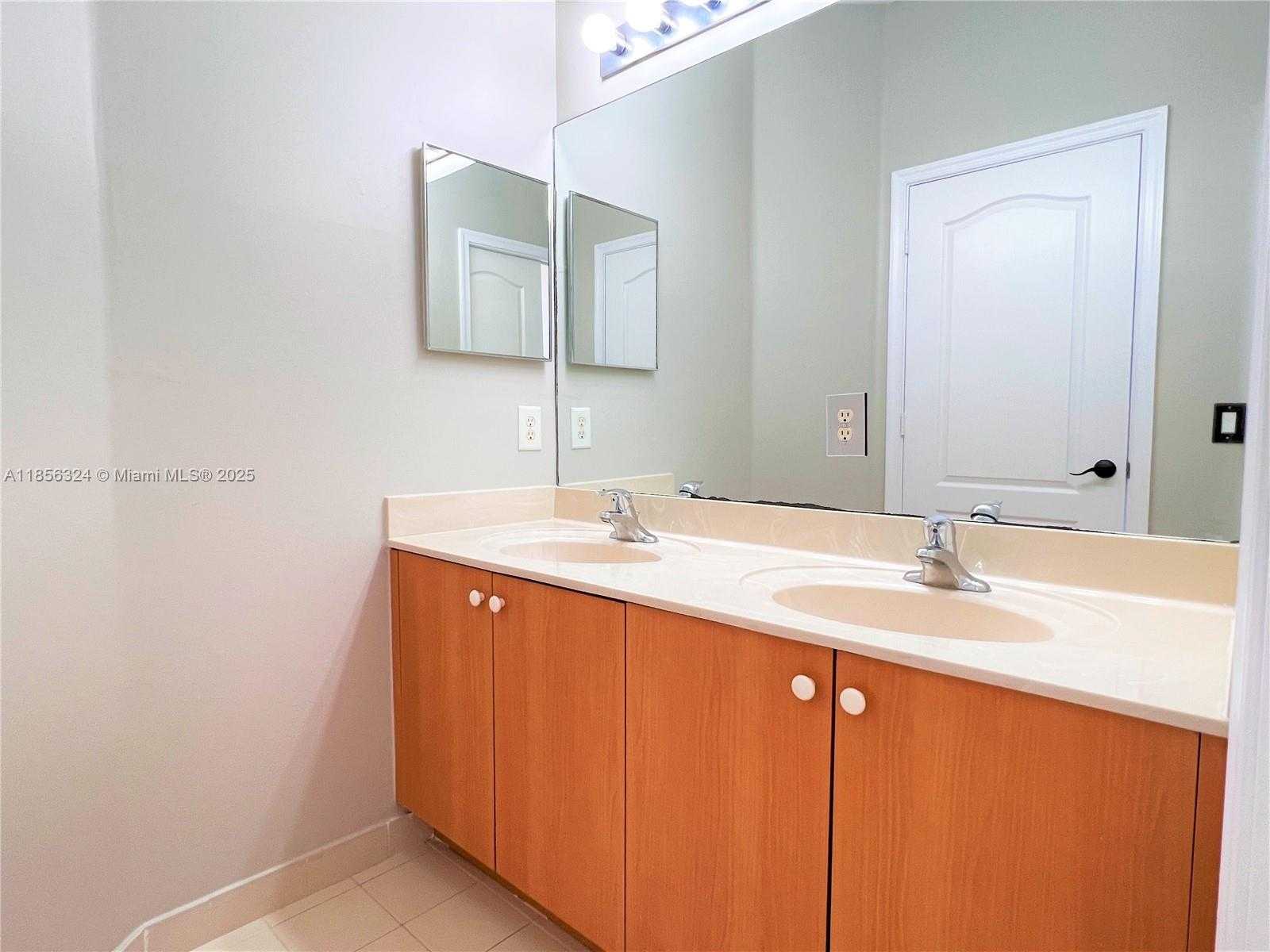 Small Image of 3970 NORTH EAST 11TH DR #3970, Homestead Number 51