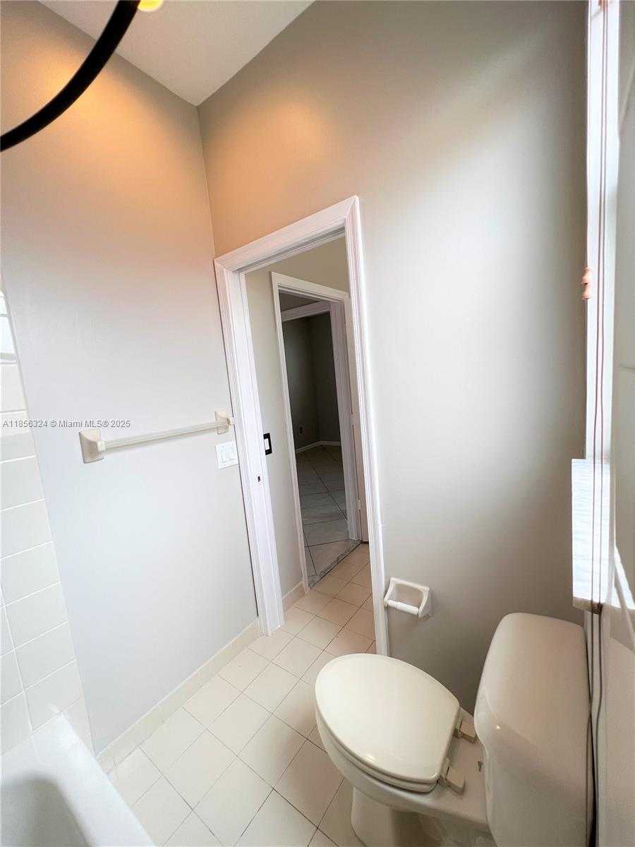 Small Image of 3970 NORTH EAST 11TH DR #3970, Homestead Number 54