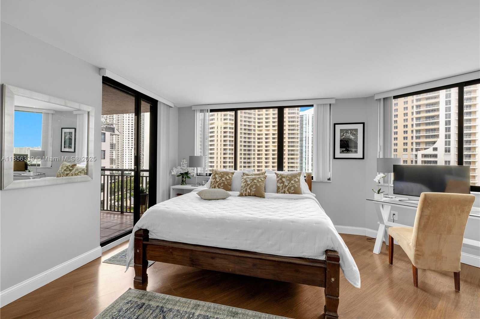 Small Image of 540 BRICKELL KEY DR #1514, Miami Number 14