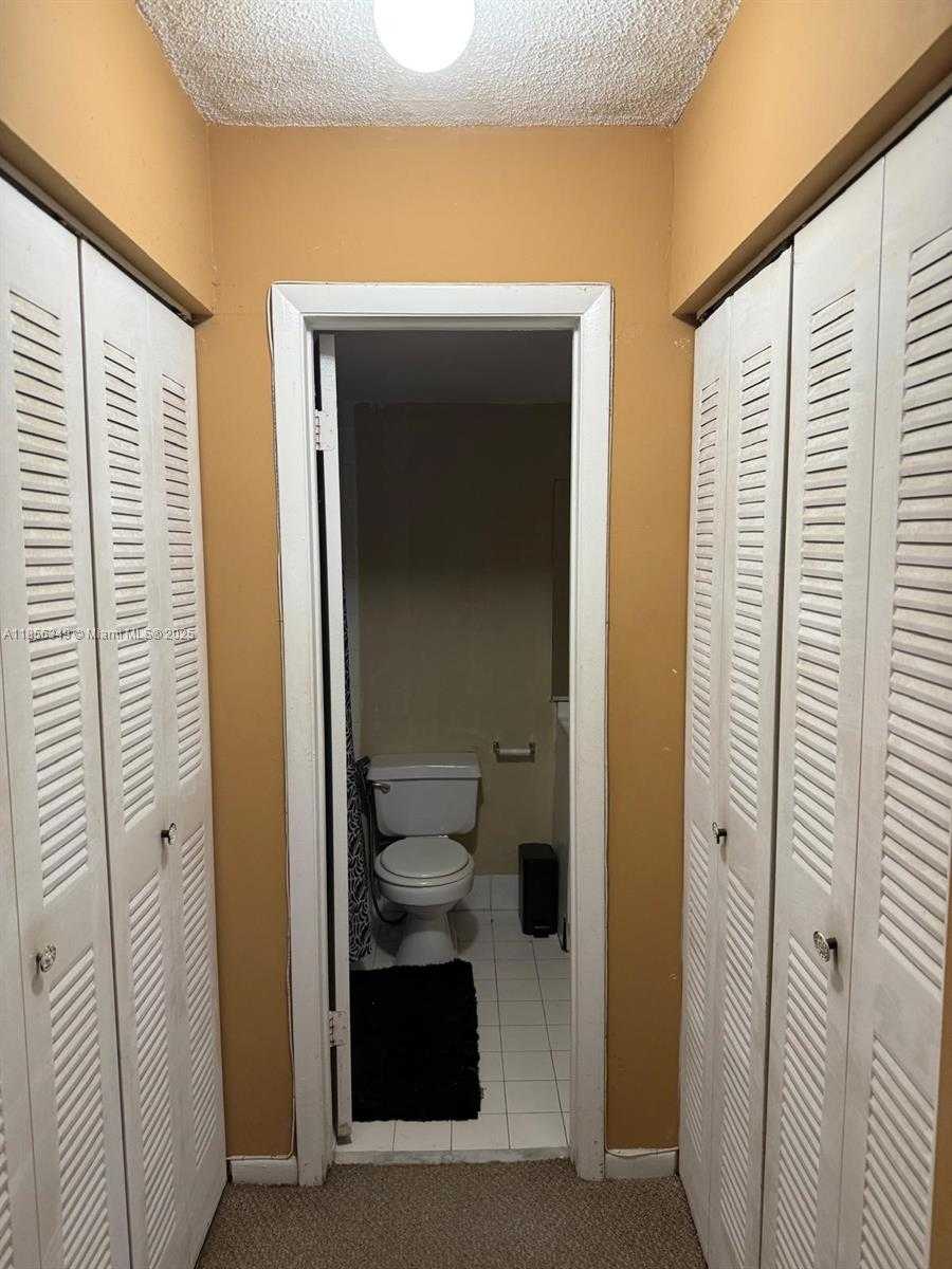 Small Image of Hialeah Number 4