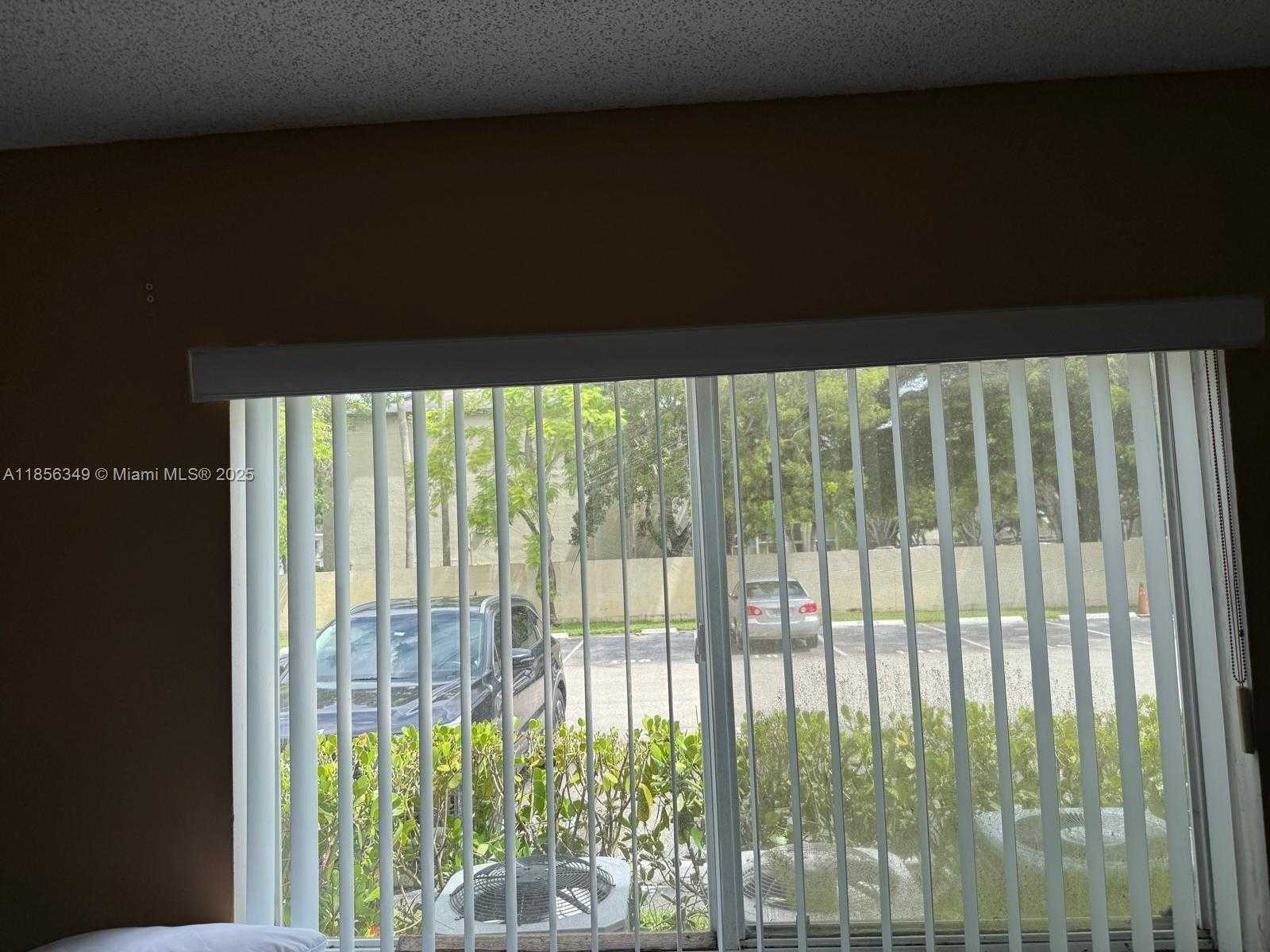 Small Image of Hialeah Number 5