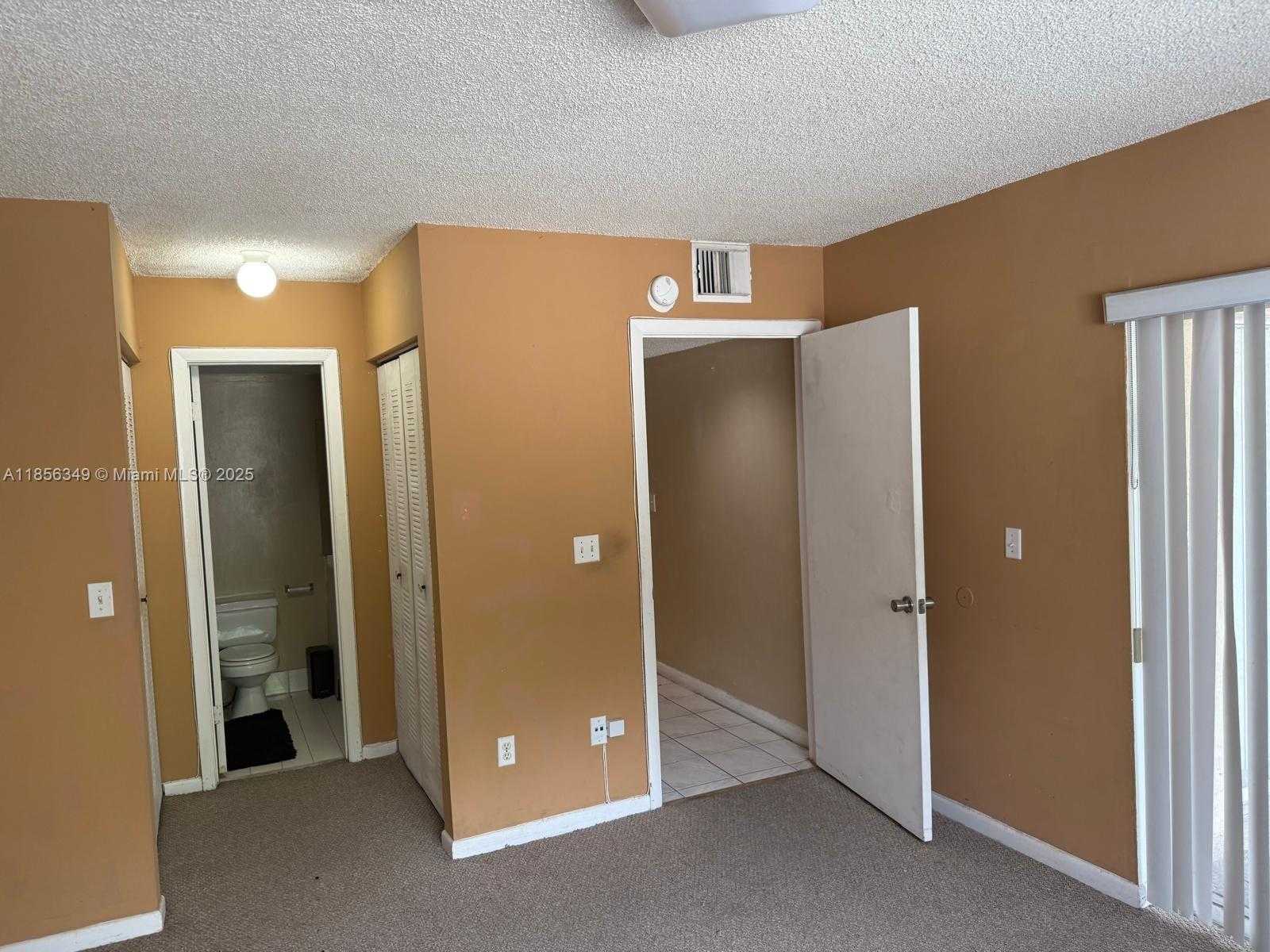 Small Image of Hialeah Number 6