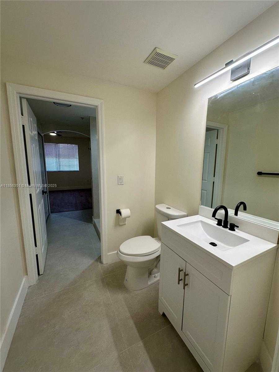 Small Image of 6630 NORTH WEST 114TH AVE #1526, Doral Number 19
