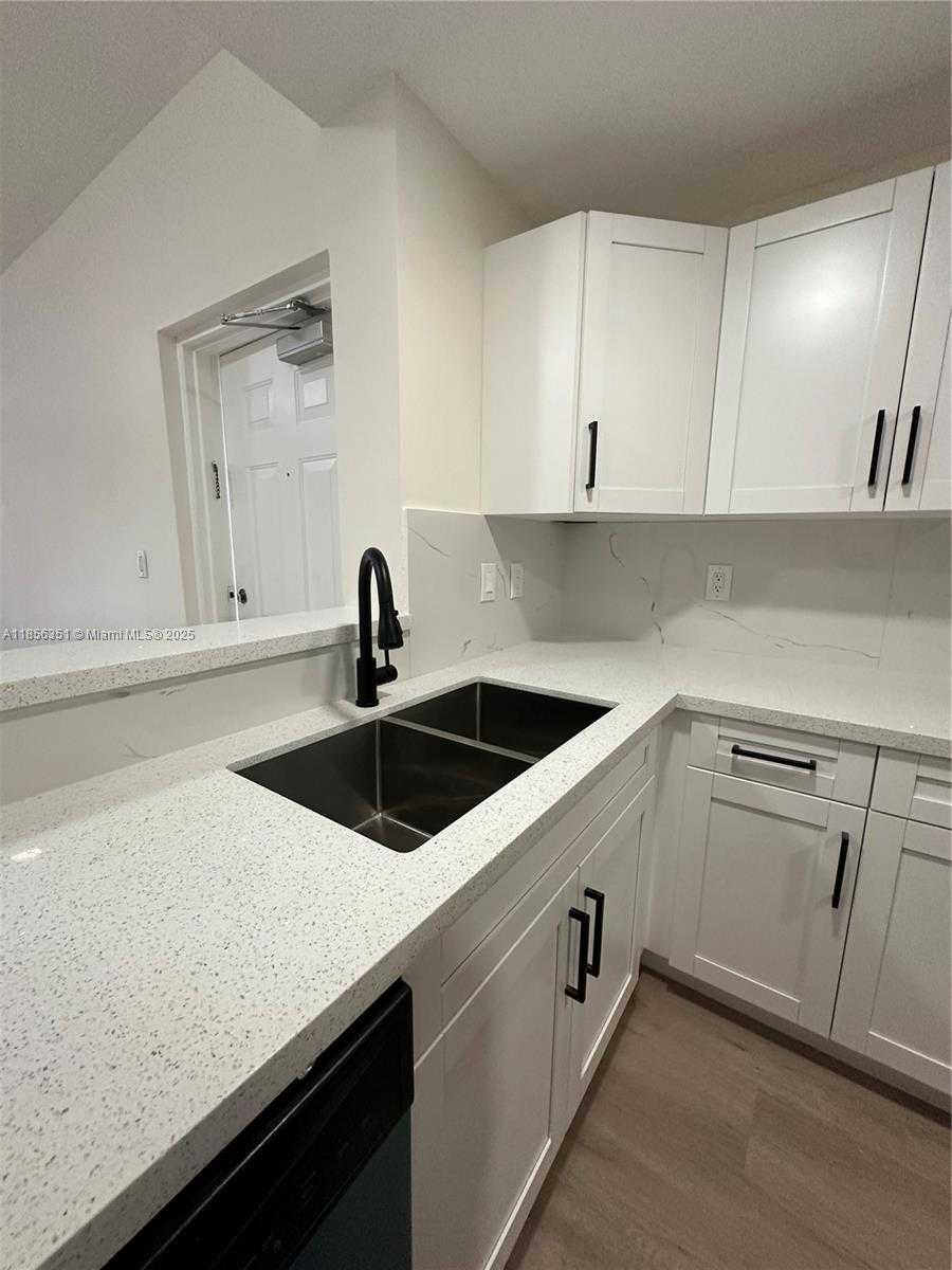 Small Image of 6630 NORTH WEST 114TH AVE #1526, Doral Number 2