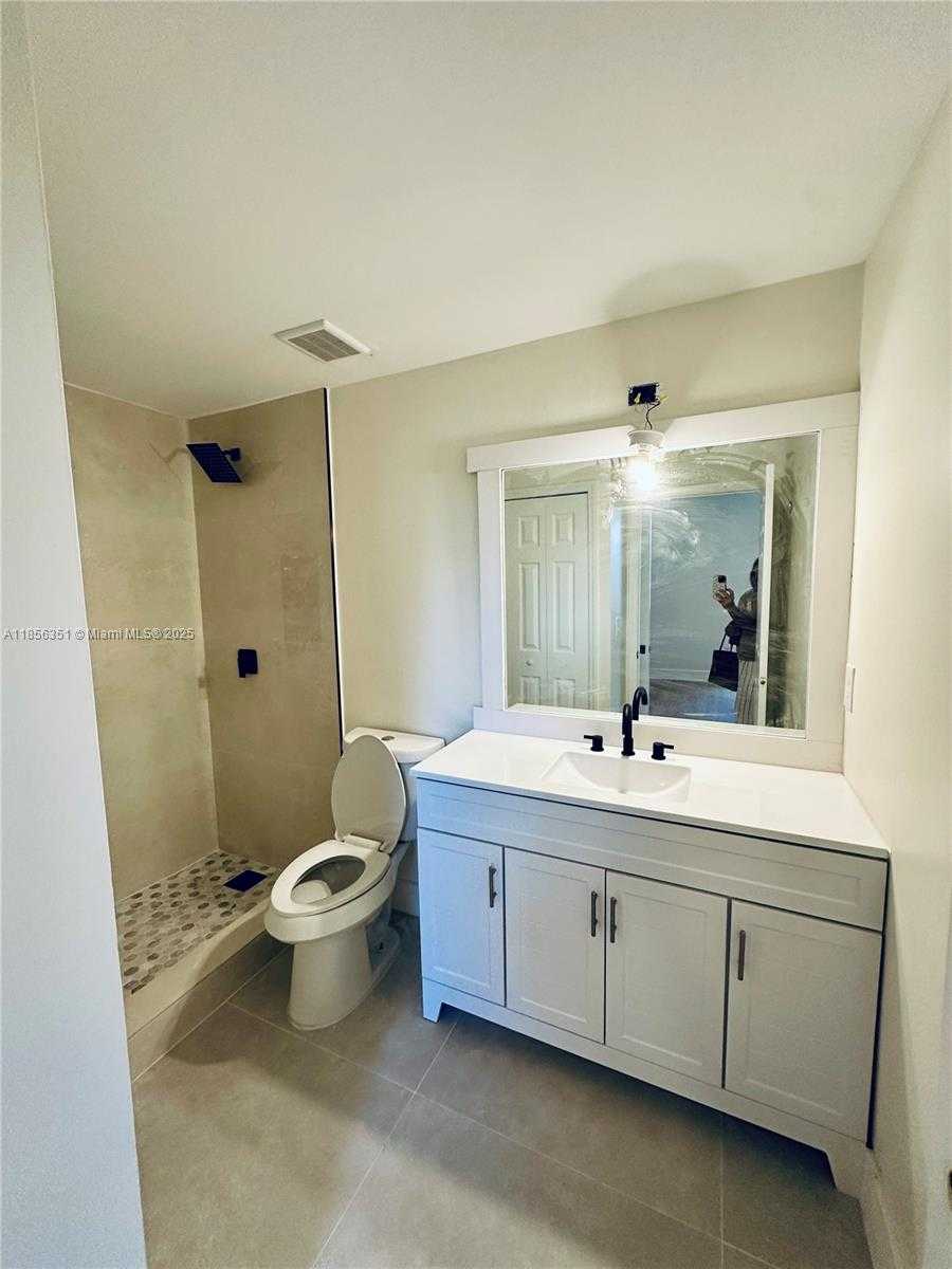 Small Image of 6630 NORTH WEST 114TH AVE #1526, Doral Number 7