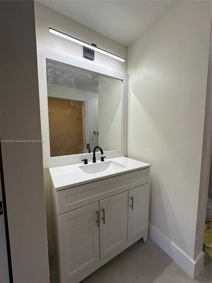 Small Image of 6630 NORTH WEST 114TH AVE #1526, Doral Number 8