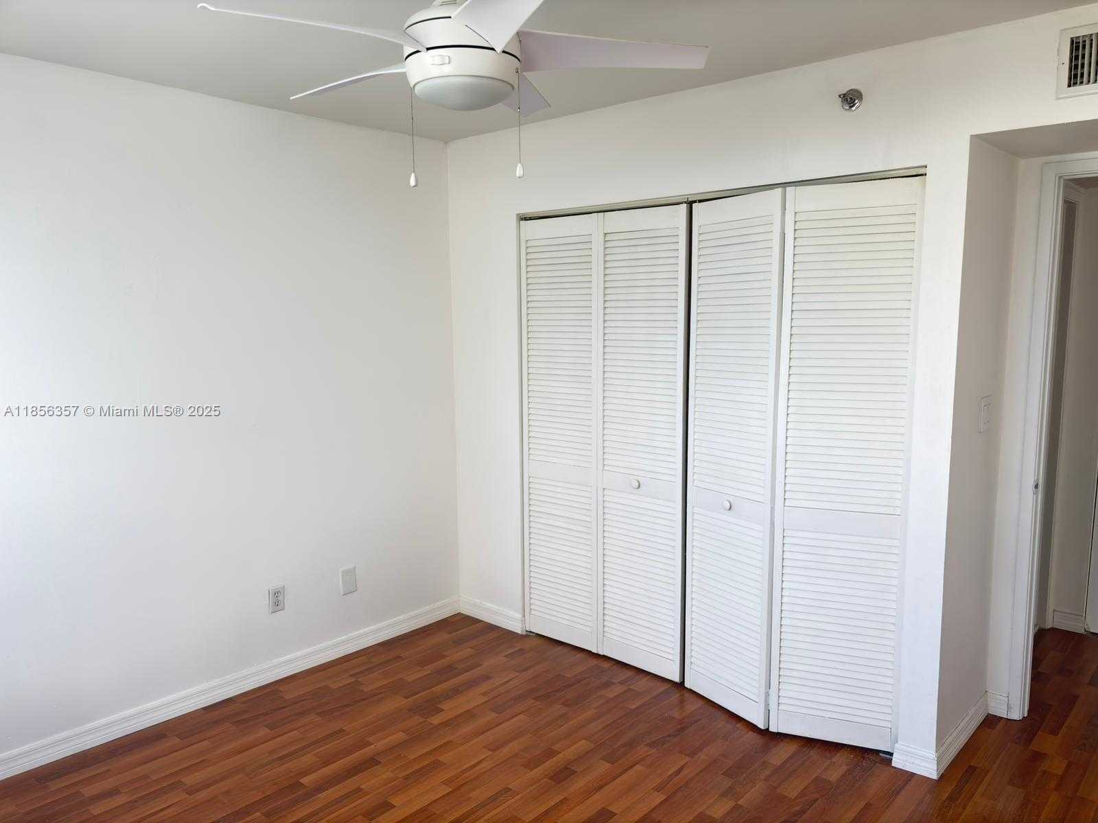 Small Image of 770 CLAUGHTON ISLAND DR #1208, Miami Number 5