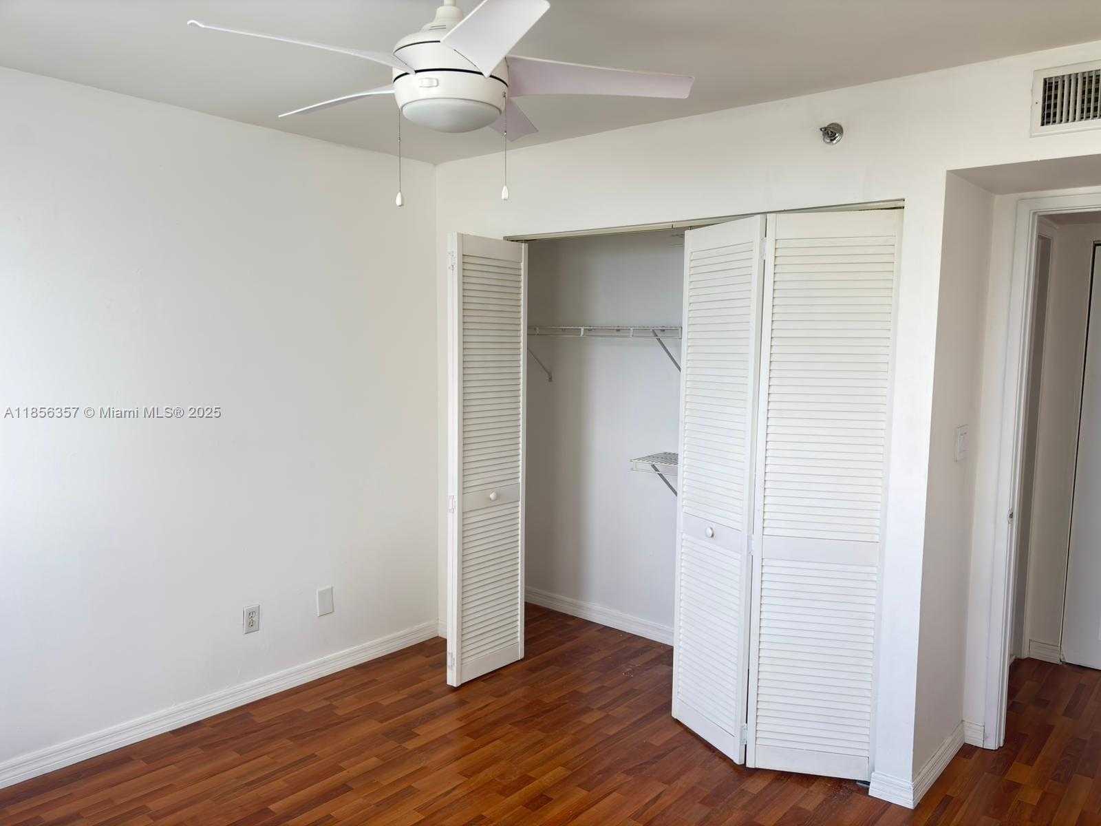 Small Image of 770 CLAUGHTON ISLAND DR #1208, Miami Number 6