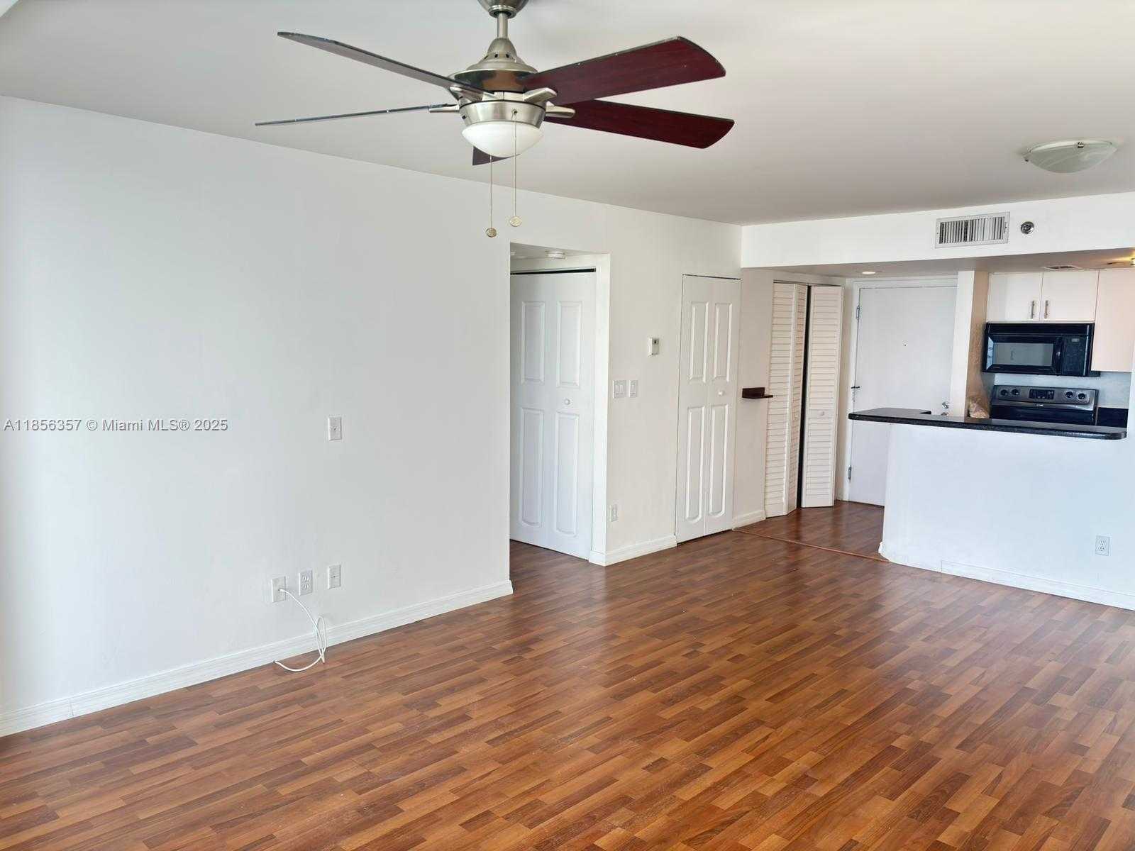 Small Image of 770 CLAUGHTON ISLAND DR #1208, Miami Number 8