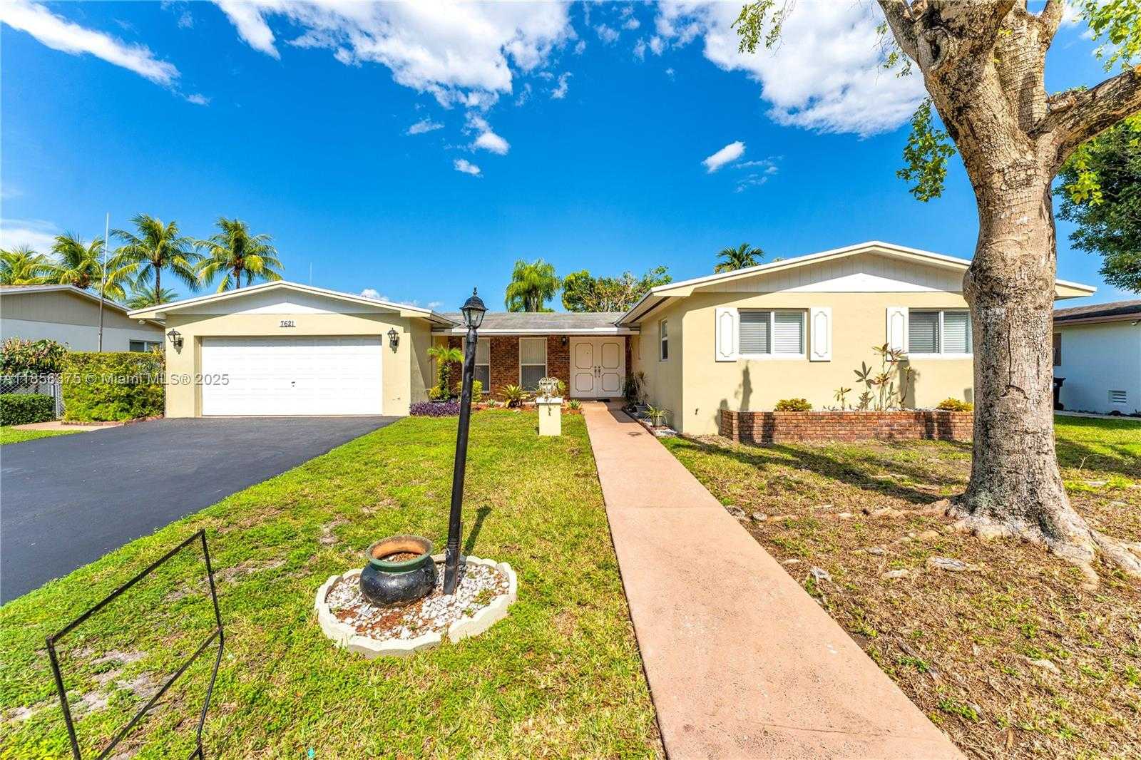 Small Image of 7621 SOUTH WEST 146TH AVE, Miami Number 3