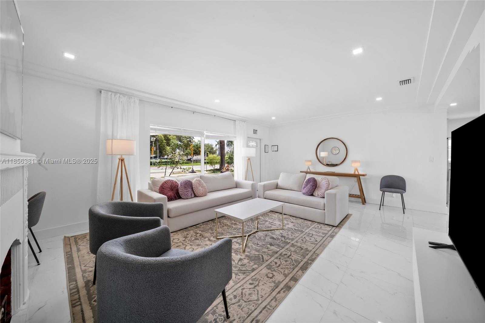 Small Image of 1625 HOLLYWOOD BLVD #1, Hollywood Number 11