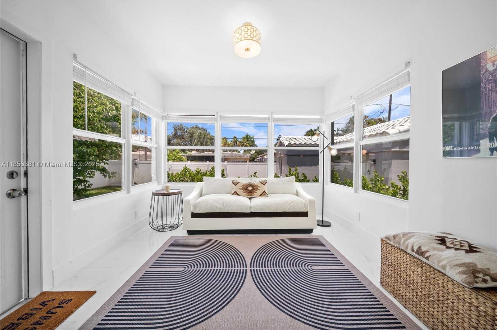 Small Image of 1625 HOLLYWOOD BLVD #1, Hollywood Number 19