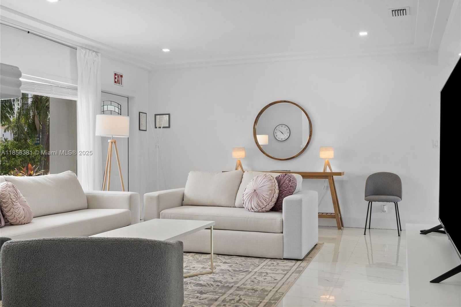 Small Image of 1625 HOLLYWOOD BLVD #1, Hollywood Number 24