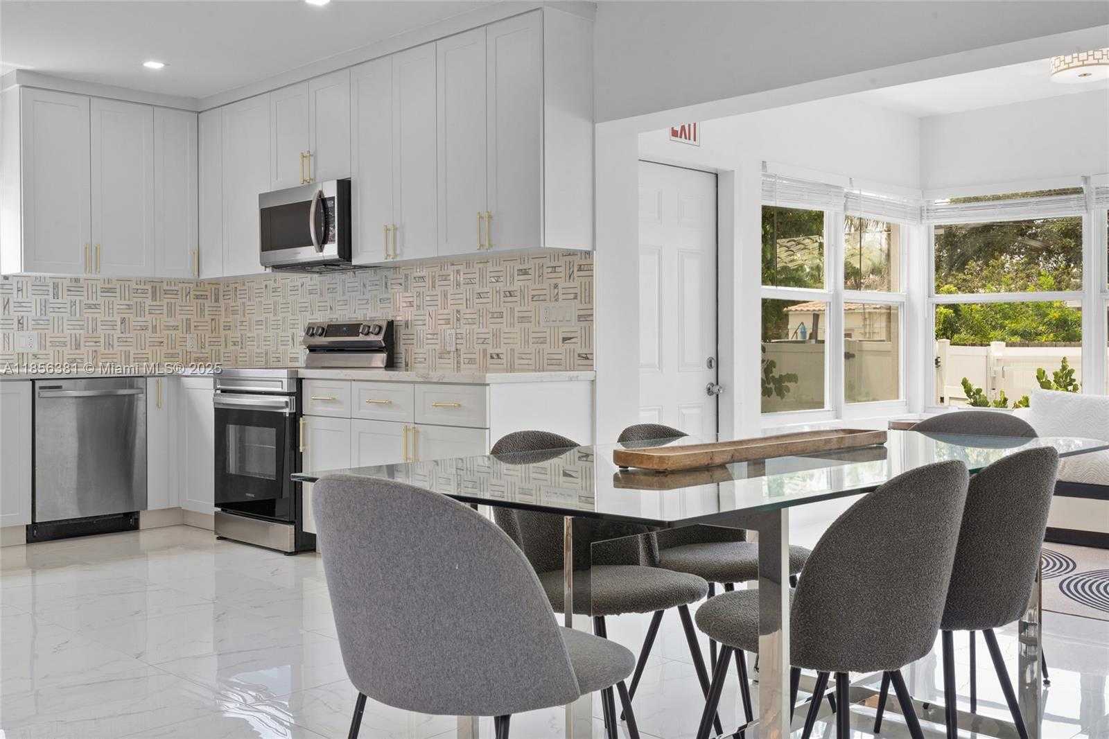 Small Image of 1625 HOLLYWOOD BLVD #1, Hollywood Number 26