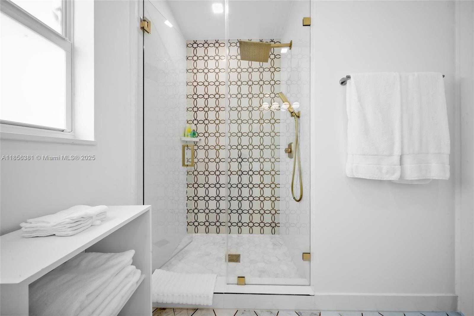 Small Image of 1625 HOLLYWOOD BLVD #1, Hollywood Number 32