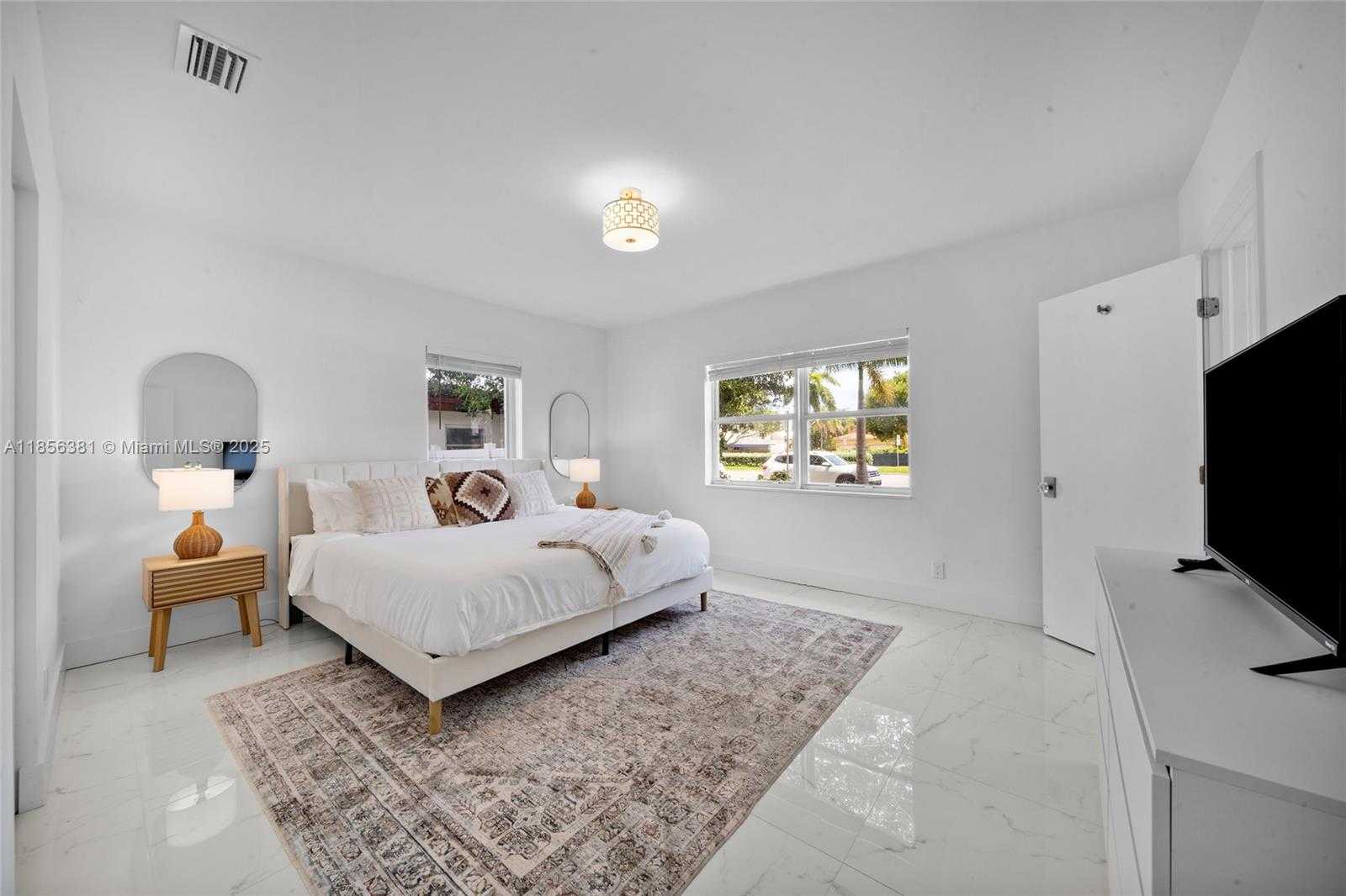 Small Image of 1625 HOLLYWOOD BLVD #1, Hollywood Number 33